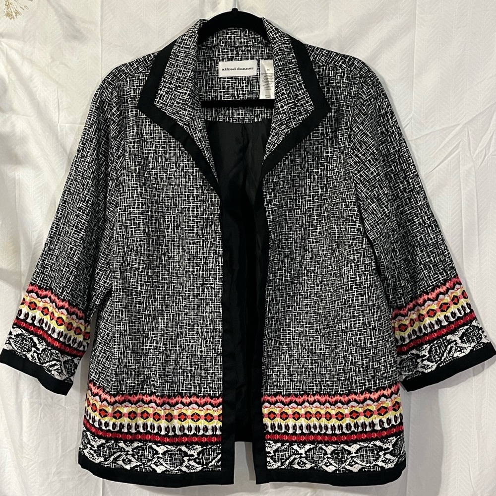 Alfred Dunner Port Antonio
Lightweight Women’s Blazer Jacket.     W8